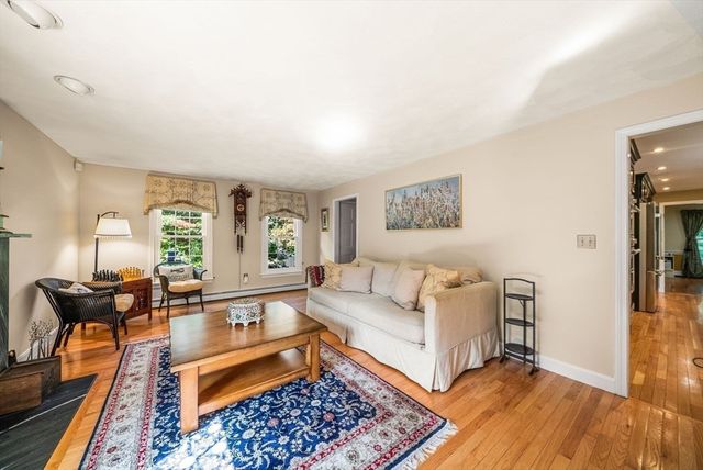 44 Gilmore Rd, Southborough, MA 01772