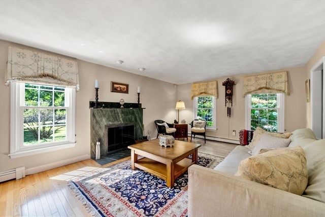 44 Gilmore Rd, Southborough, MA 01772