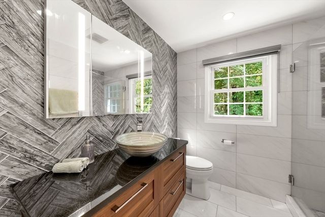 44 Gilmore Rd, Southborough, MA 01772