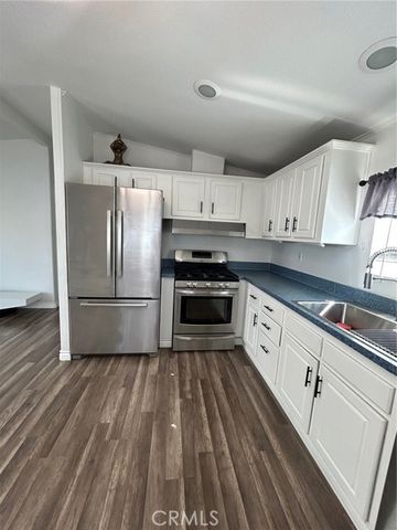 327 W Wilson 82, Costa Mesa, CA 92627