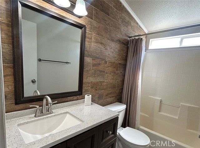 327 W Wilson 82, Costa Mesa, CA 92627