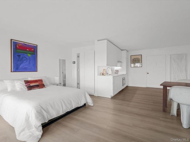 25-40 shore Boulevard, Astoria, NY 11020