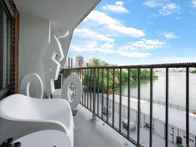 25-40 shore Boulevard, Astoria, NY 11020