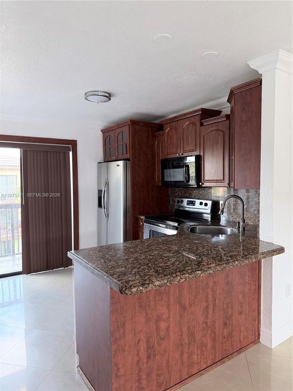 5460 W 21st Ct 413, Hialeah, FL 33016