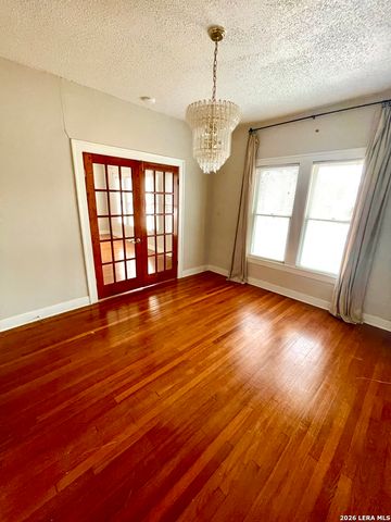 307 FURR DR, San Antonio, TX 78201