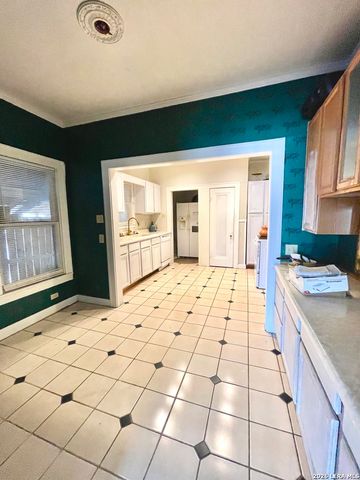 307 FURR DR, San Antonio, TX 78201