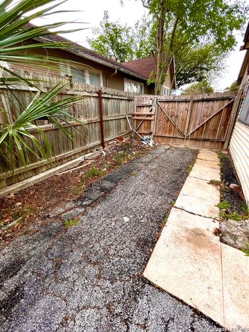 307 FURR DR, San Antonio, TX 78201