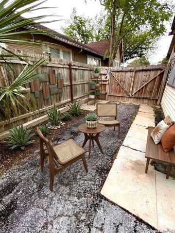307 FURR DR, San Antonio, TX 78201