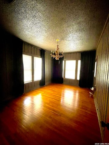 307 FURR DR, San Antonio, TX 78201