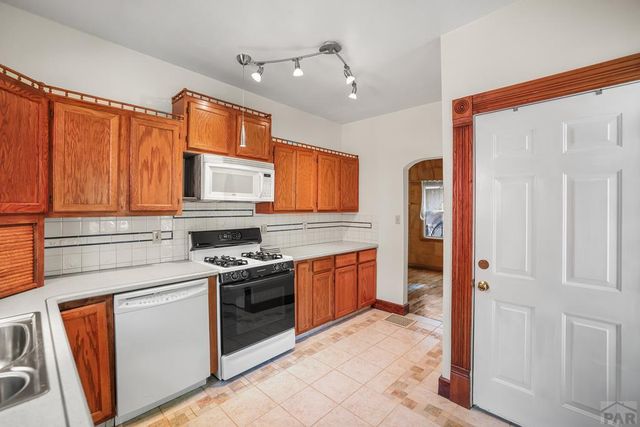2307 N Greenwood St, Pueblo, CO 81003
