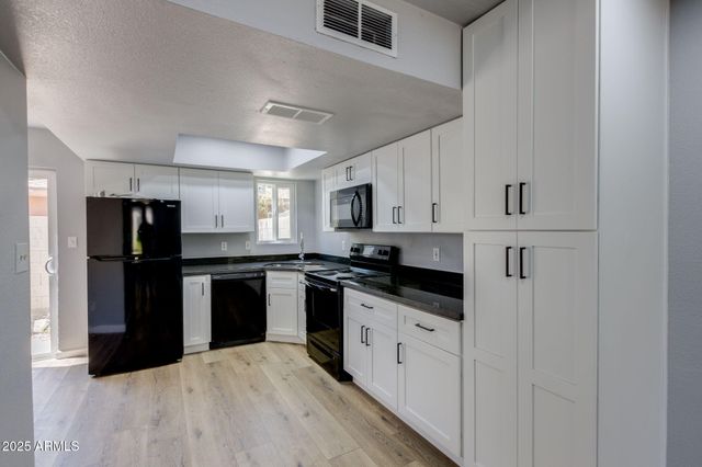 3044-48 E Beck Lane, Phoenix, AZ 85032