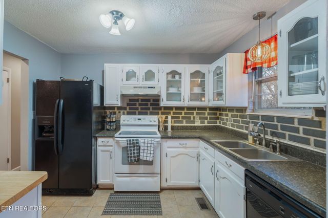 3640 Clover Hill Mill Rd, Maryville, TN 37801