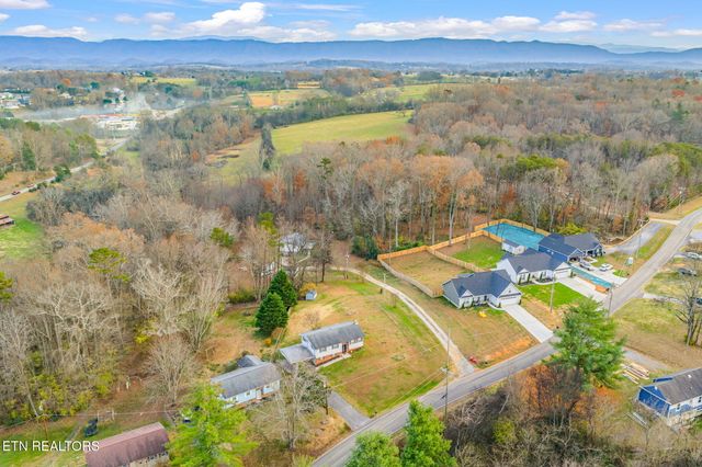 3640 Clover Hill Mill Rd, Maryville, TN 37801