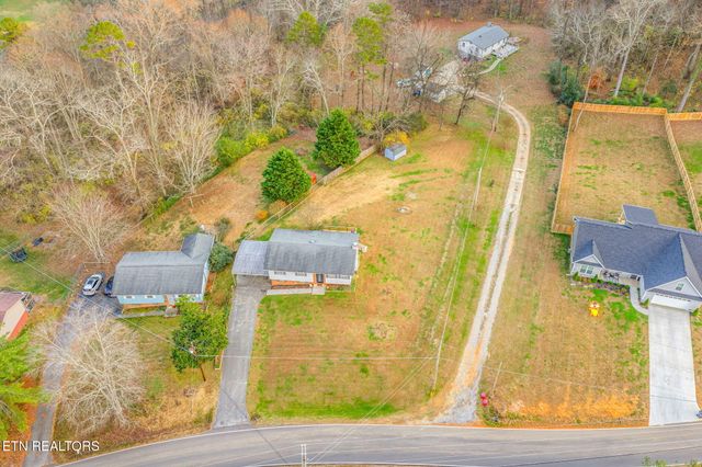3640 Clover Hill Mill Rd, Maryville, TN 37801