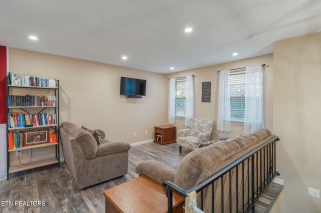 3640 Clover Hill Mill Rd, Maryville, TN 37801