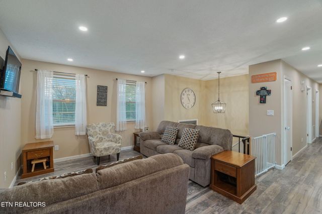 3640 Clover Hill Mill Rd, Maryville, TN 37801