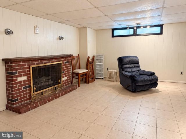 3575 PRIMROSE RD, Philadelphia, PA 19114