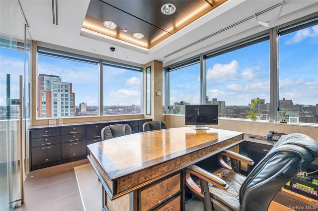 38-25 Main Street 11F, Flushing, NY 11354