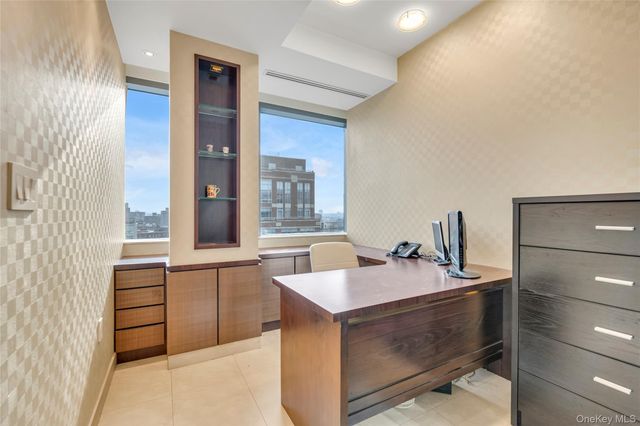 38-25 Main Street 11F, Flushing, NY 11354