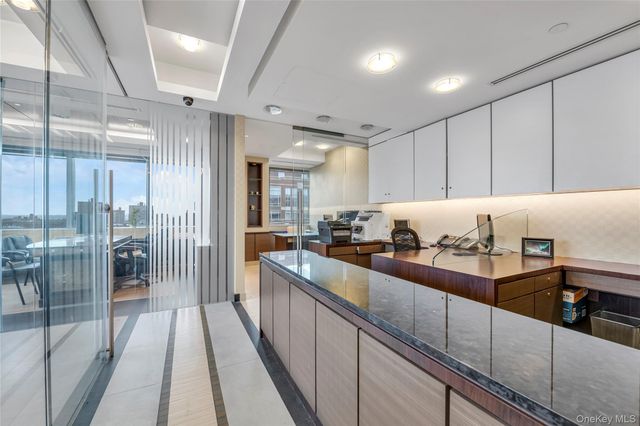 38-25 Main Street 11F, Flushing, NY 11354