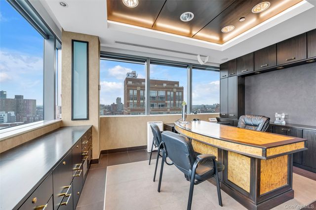 38-25 Main Street 11F, Flushing, NY 11354