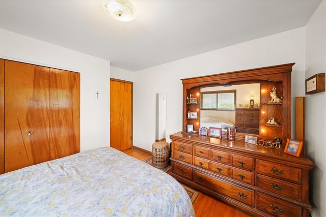 45145 Jeanette Avenue, Belleville, MI 48111