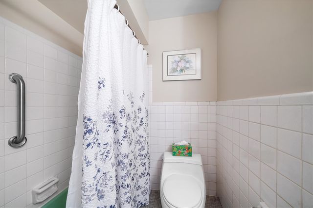 45145 Jeanette Avenue, Belleville, MI 48111