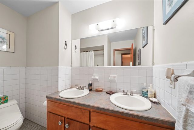 45145 Jeanette Avenue, Belleville, MI 48111