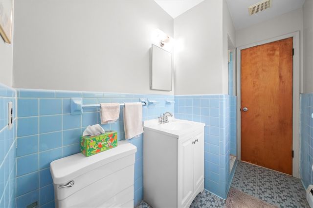 45145 Jeanette Avenue, Belleville, MI 48111