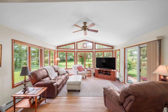 45145 Jeanette Avenue, Belleville, MI 48111