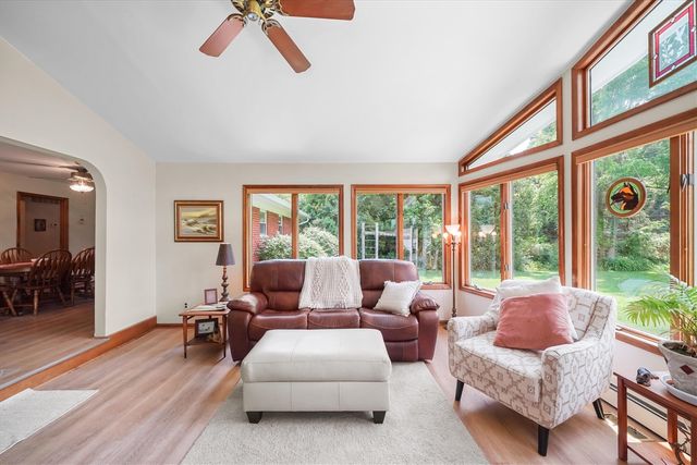 45145 Jeanette Avenue, Belleville, MI 48111