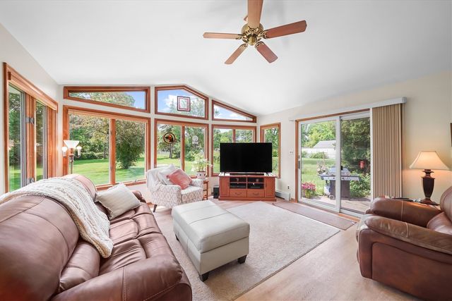 45145 Jeanette Avenue, Belleville, MI 48111