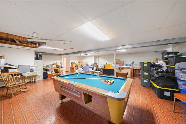 45145 Jeanette Avenue, Belleville, MI 48111