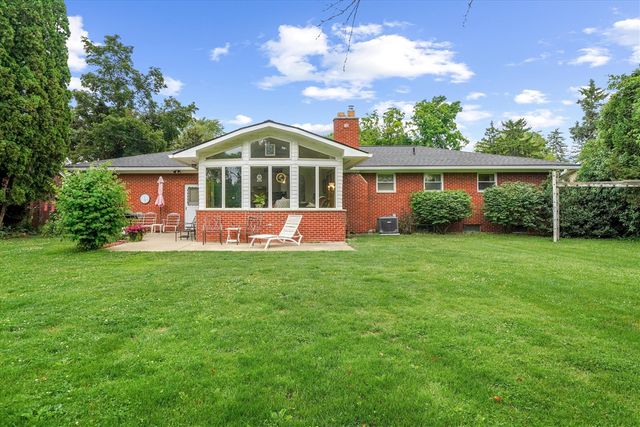 45145 Jeanette Avenue, Belleville, MI 48111