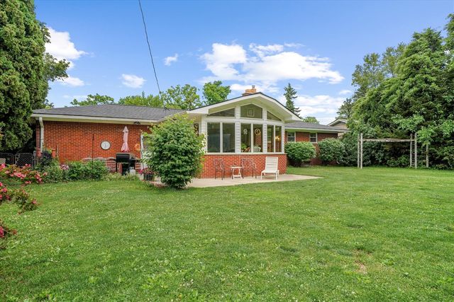 45145 Jeanette Avenue, Belleville, MI 48111