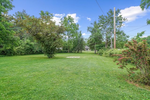 45145 Jeanette Avenue, Belleville, MI 48111