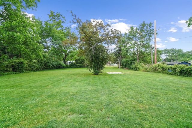 45145 Jeanette Avenue, Belleville, MI 48111