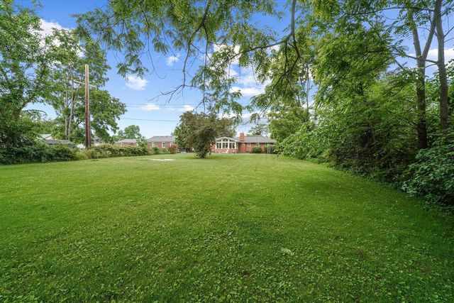 45145 Jeanette Avenue, Belleville, MI 48111