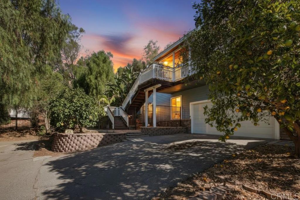 472 E Kalmia Street, Fallbrook, CA 92028 — exterior