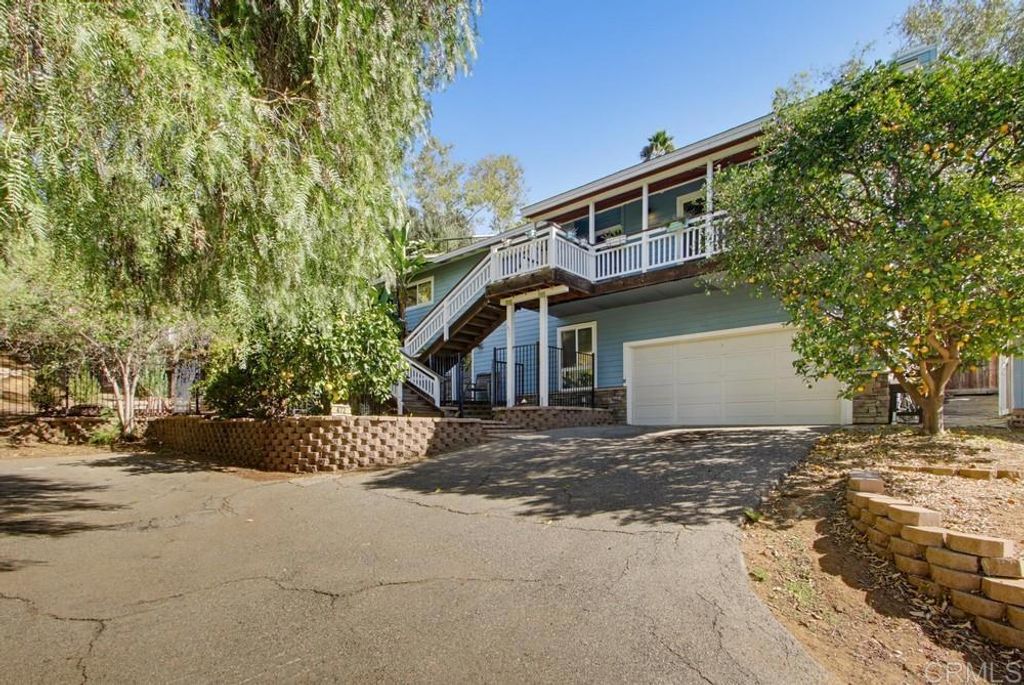 472 E Kalmia Street, Fallbrook, CA 92028 — photo 2