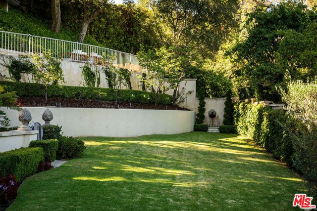 10950 Bellagio Road, Los Angeles, CA 90077