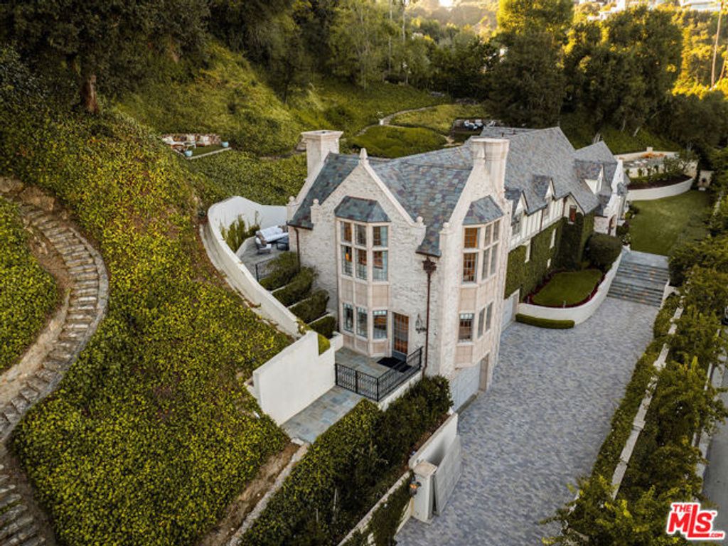 10950 Bellagio Road, Los Angeles, CA 90077