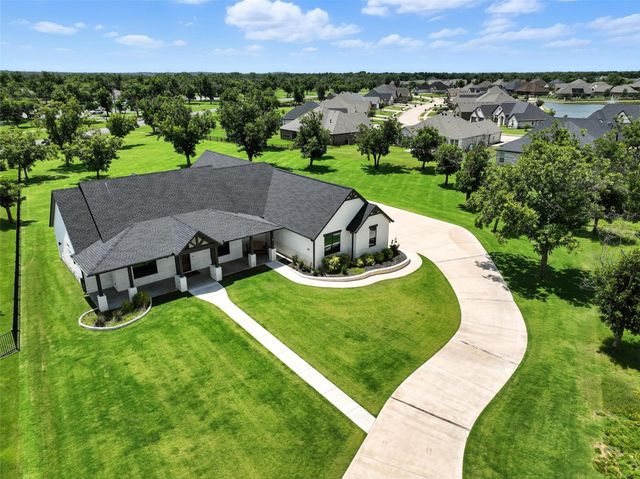 3727 Tremont Lane, Granbury, TX 76049