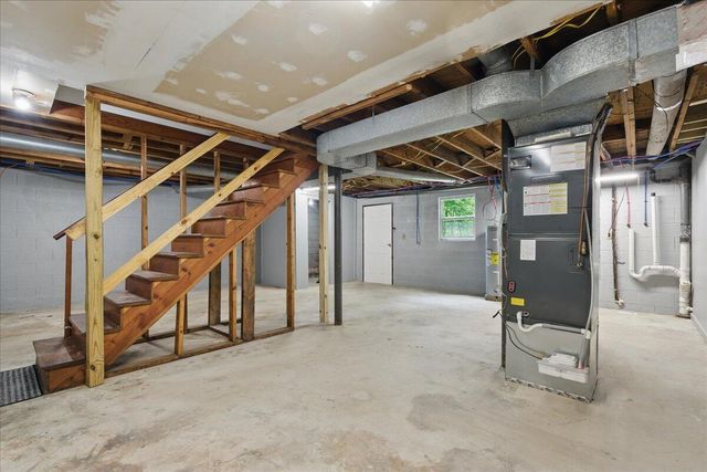 66 Adrian ST, Bassett, VA 24055