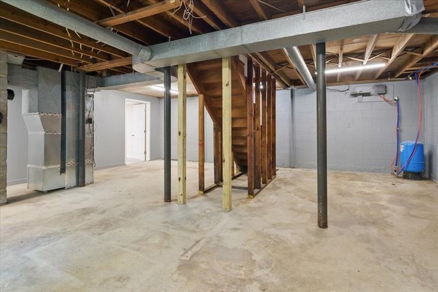 66 Adrian ST, Bassett, VA 24055