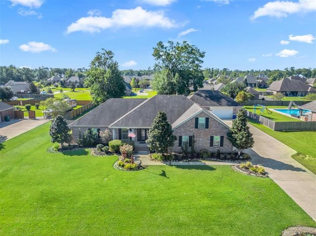 1723 N Woodland Forest Drive, Lake Charles, LA 70611