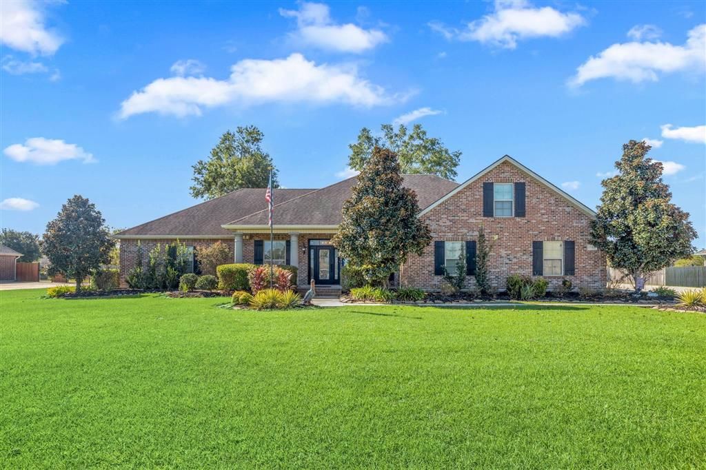 1723 N Woodland Forest Drive, Lake Charles, LA 70611