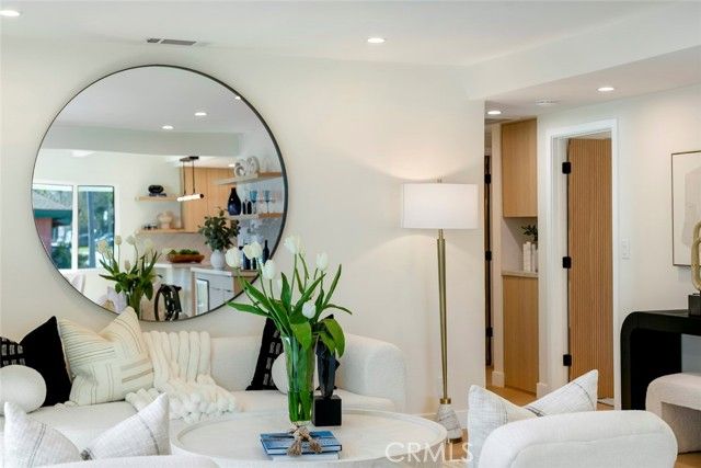 913 Junipero, Costa Mesa, CA 92626