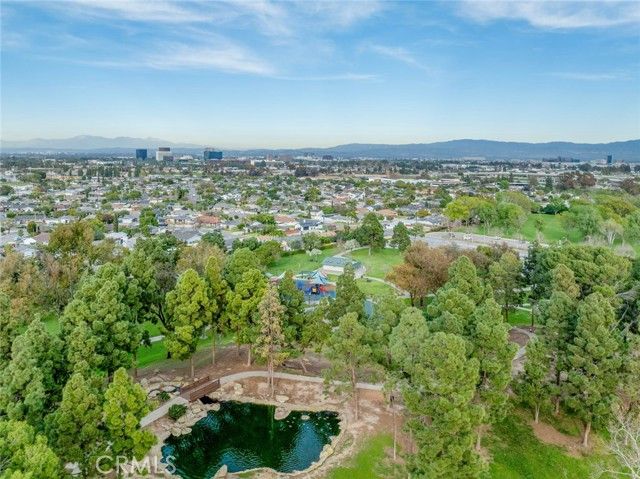 913 Junipero, Costa Mesa, CA 92626