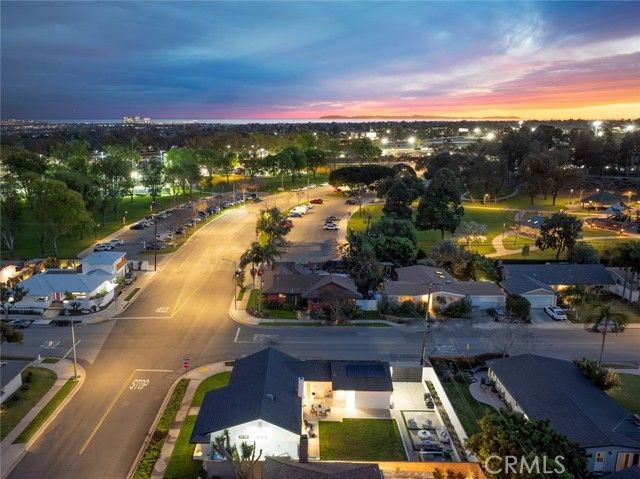 913 Junipero, Costa Mesa, CA 92626